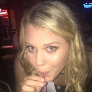Meet your Posher, Madeline